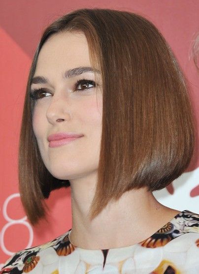 Прическа чуть ниже каре Bob 007 (Keira Knightley) 007a Bob hairstyles, Straight bob hairstyles, Celebrit