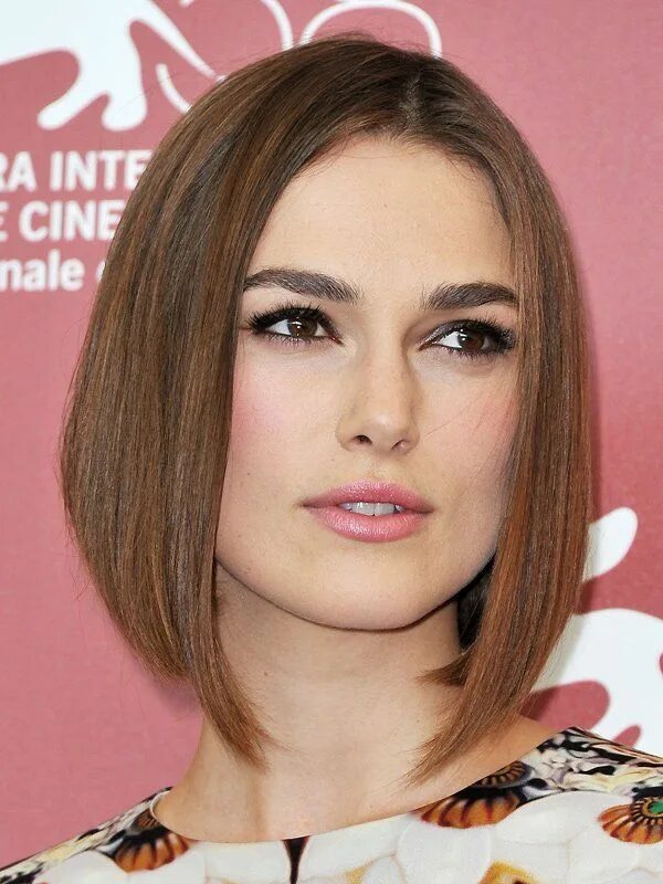 Прическа чуть ниже каре Long Bob im Sleek Look von Keira Knightley Long bob hairstyles, Hair styles, Hai