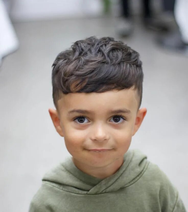 Прическа детская короткая мальчик Hairstyle for boys Pelo de niño pequeño, Chicas pelo corto, Cortes de pelo para 