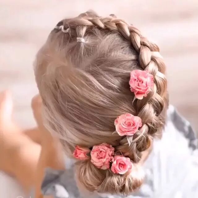 Прическа девочке на праздник фото Pin by Taienarae Maat on Cute hairstyles for kids Easy little girl hairstyles, L