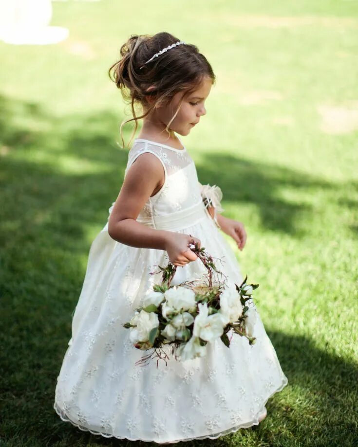 Прическа девочке на свадьбу на длинные A Formal, Romantic Garden Wedding in California Flower girl dresses, Flower girl