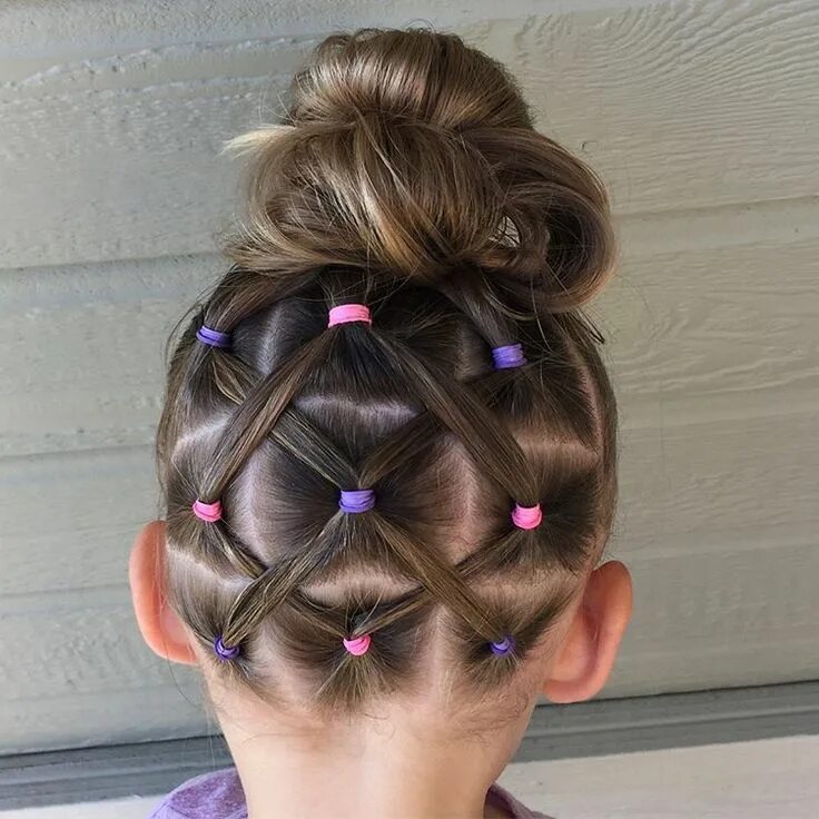 Прическа девочке с резинками на волосах Katie Niemann no Instagram: "I let Sophie choose her hairstyle today and she cho