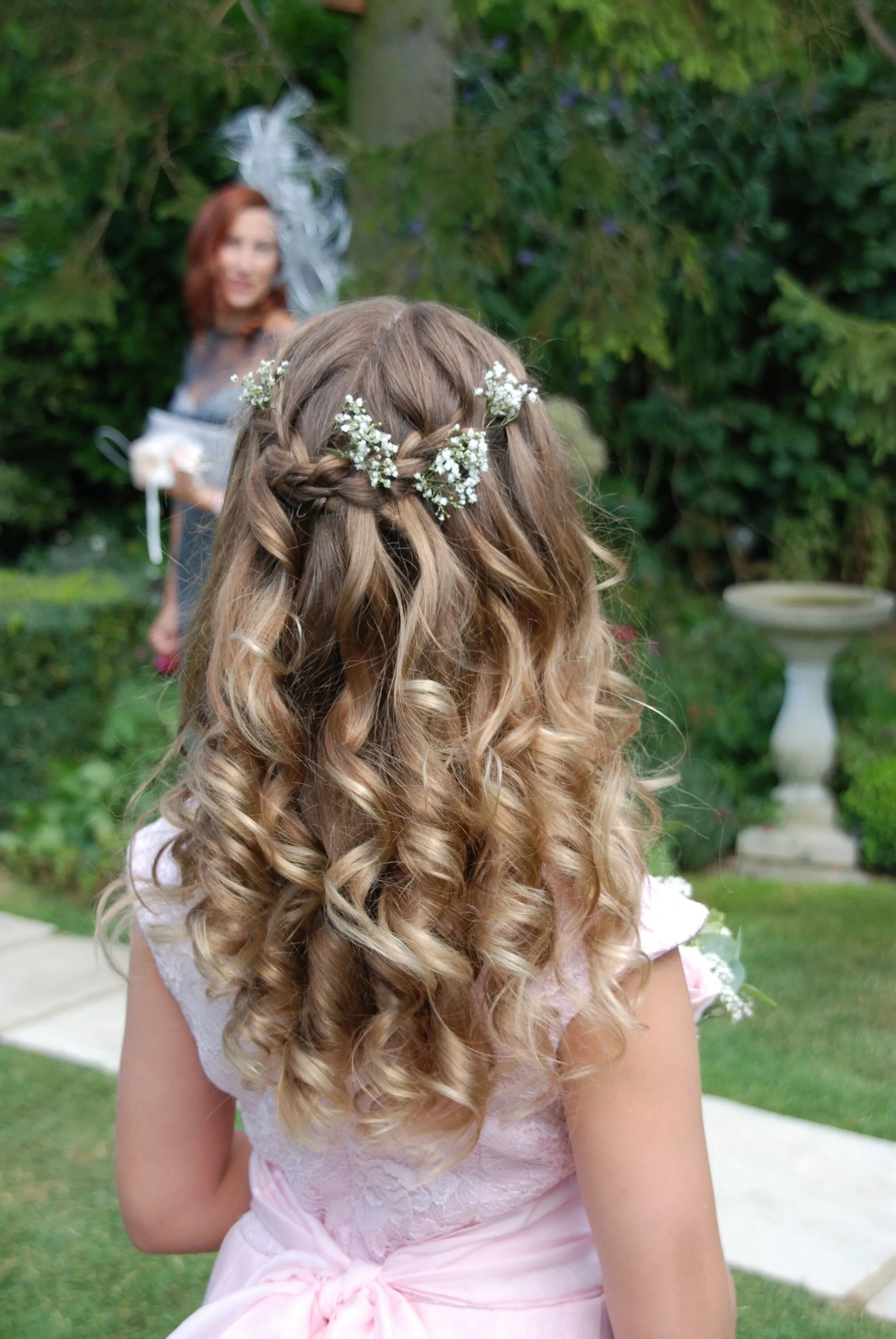 Прическа девочки на свадьбу длинные волосы Pretty Waterfall Braid for little bridesmaid or flower girl www.beautifulhair4w.