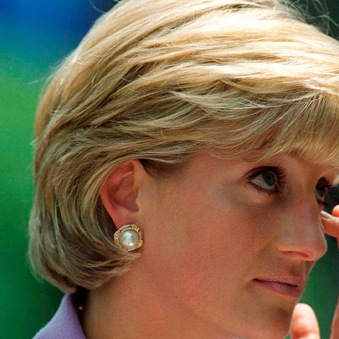 An absolutely beautiful & stunning Princess Diana ❤ Princess diana hair, Diana h