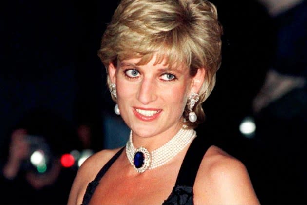 Прическа диана фото Princess Diana Docuseries In The Works From EverWonder Studio & Empress Films