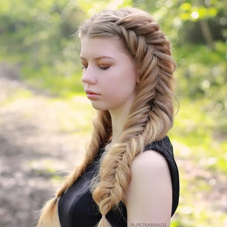 Прическа длинные косички 20 Cool Hairstyles with Crimped Hair for 2024 Crimped hair, Hair techniques, Bra