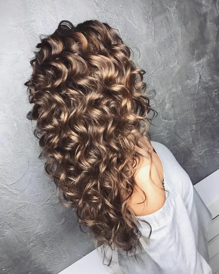 Прическа длинные кудряшки Pin em Hairstyle