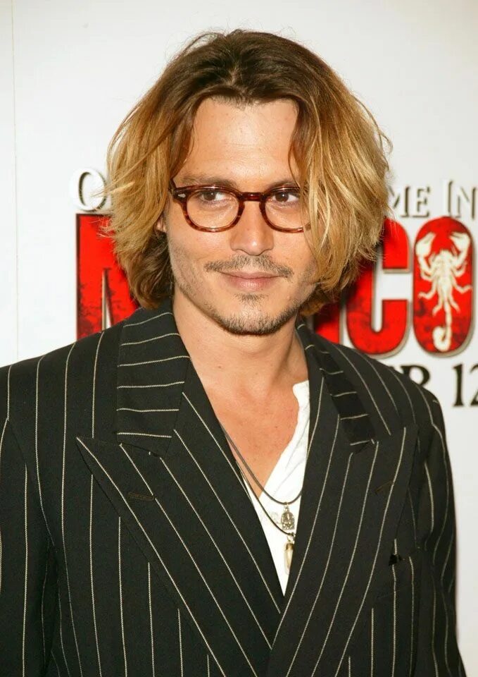 Прическа длинные шторки Pin de Mara Dolce en Once Upon a Time in Mexico Premiere Johnny depp, Hombres, R