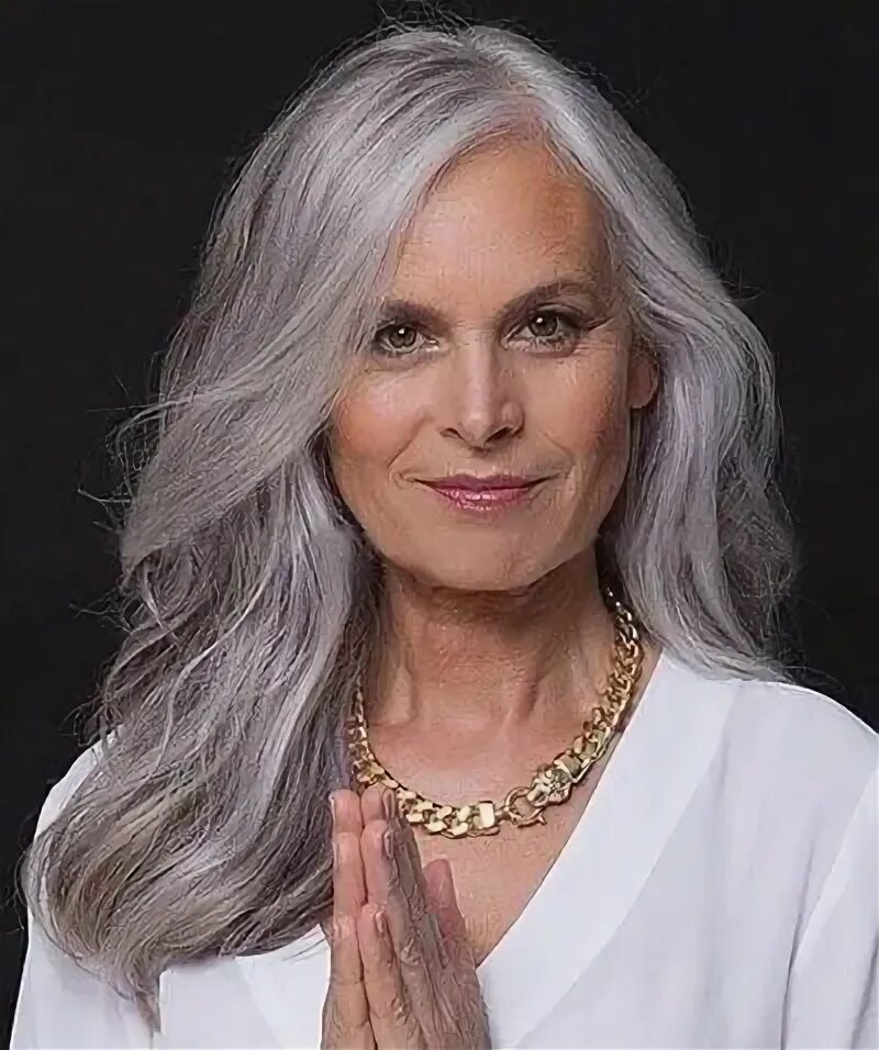 Прическа длинный волос пожилых женщин 25 Gorgeous Hairstyles For Women Over 50 : IloveFacts.net Capelli bianchi lunghi