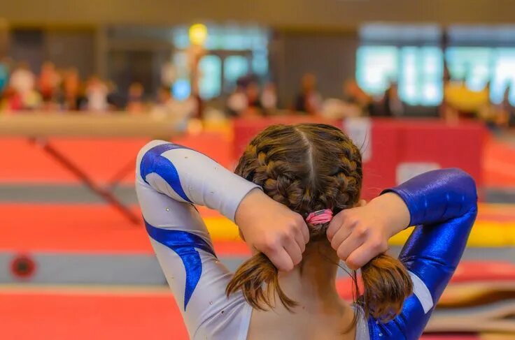 Прическа для акробатики на выступление девочке 20 Thoughts That go Through Your Head Before a Gymnastics Meet: Parent, Gymnast,