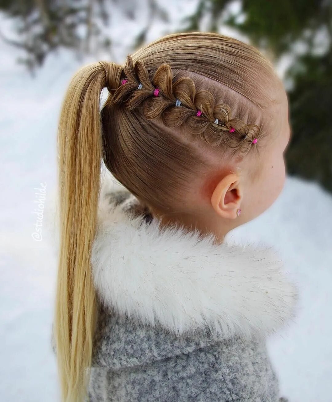 Прическа для девочек хвостики косички Pull through braid into ponytail ! Toddler hairstyles girl, Kids hairstyles, Hai