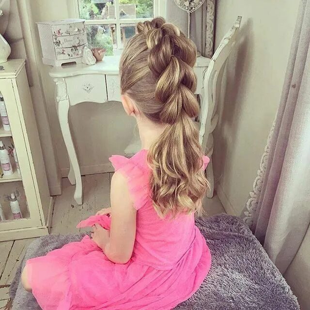 Прическа для девочки 10 лет на длинные Pin by Nevin Bozkurt on çocuk saç modelleri Hair styles, Little girl hairstyles,