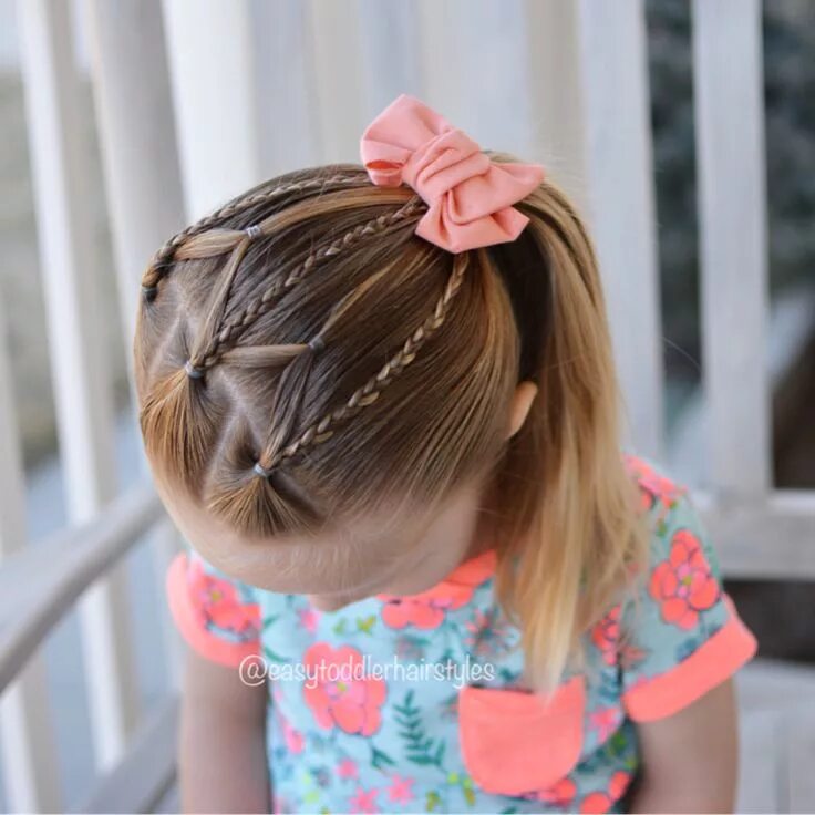 Прическа для девочки 2 года короткие Tiffany ❤ Hair For Toddlers on Instagram: "Diagonal part with an elastic and bra