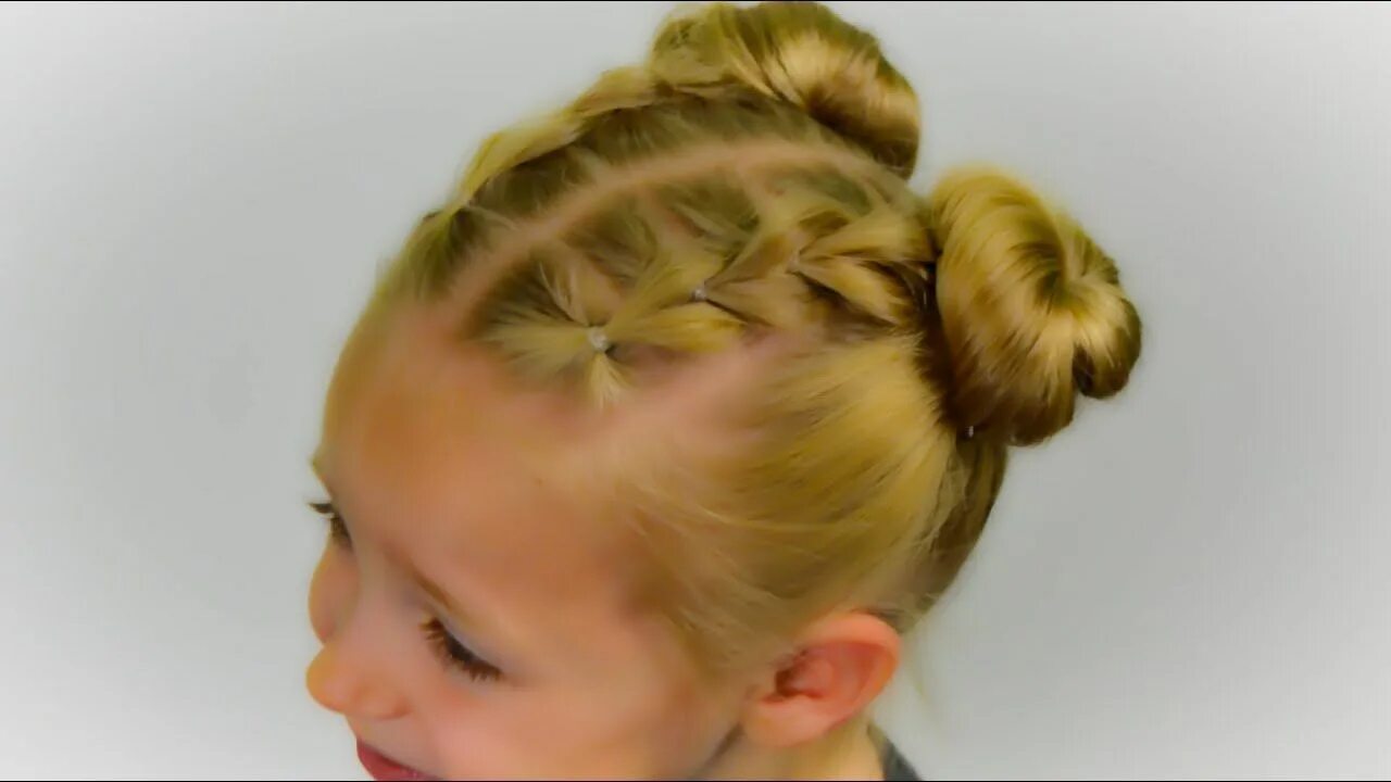 Прическа для девочки быстро видео TREND! How to: PULL THROUGH BRAIDS with SPACE BUNS. Easy elastic hairst... Pull 