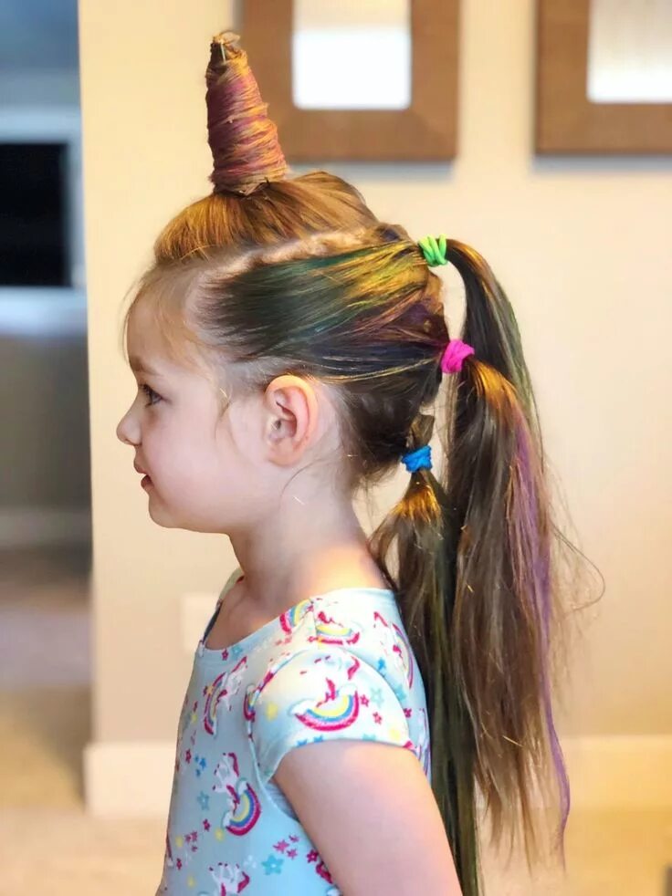 Прическа для девочки хвост Today was "Crazy Hair Day" at Riley's school, and one would typically think...le