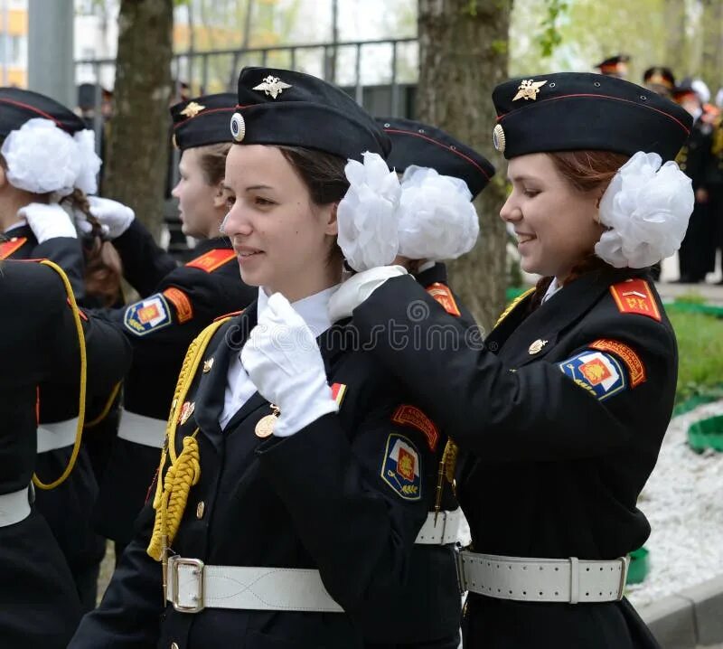 Прическа для девочки кадета Girls-cadets of the Cadet Corps of the Police. Editorial Photography - Image of 