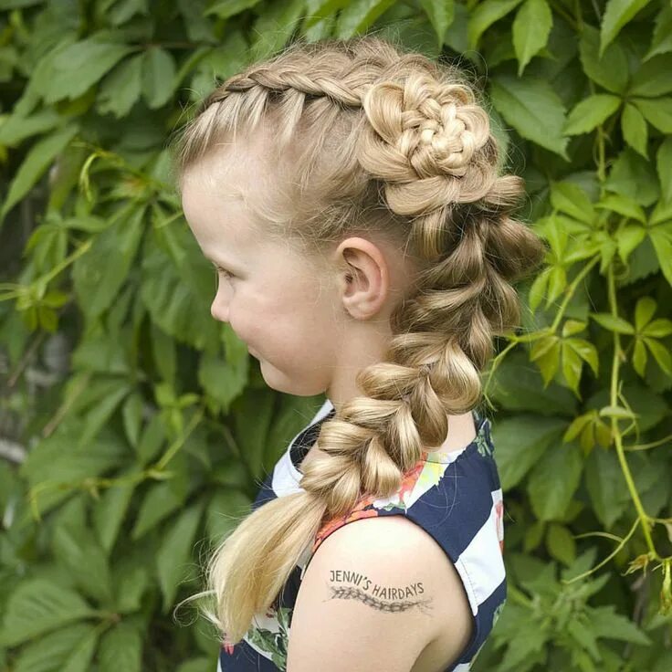 Прическа для девочки на длинные косы Instagram photo by Jenni Petänen * Jun 23, 2016 at 5:30pm UTC Side braid hairsty