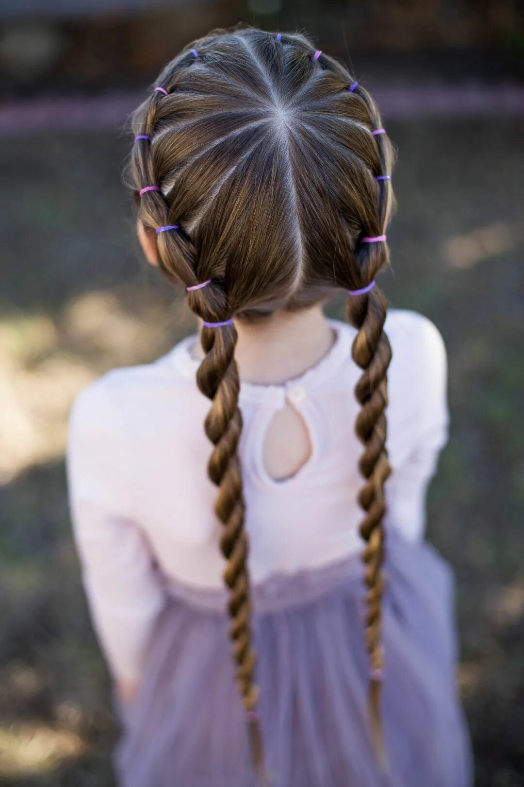 Прическа для девочки на длинные волосы Banded Twist Braid Cute Girls Hairstyles Cute girls hairstyles, Girl hairstyles,