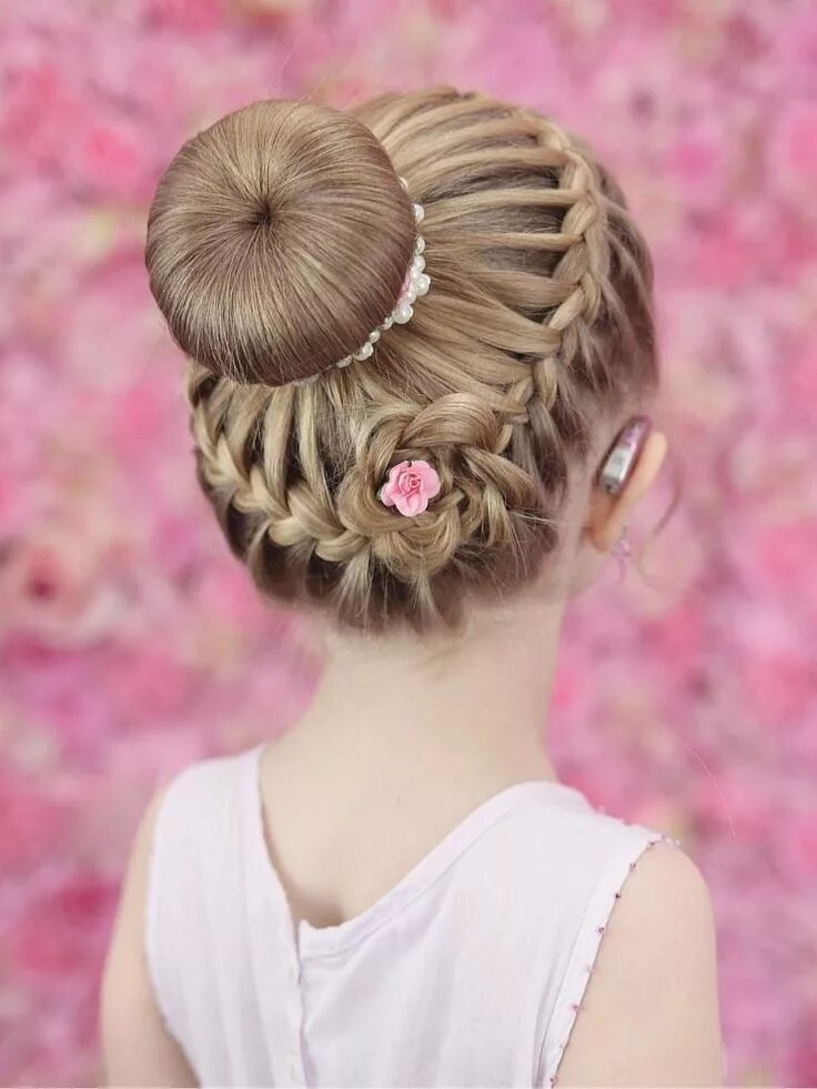 Прическа для девочки на др #hairstyle #girls Braided updo styles, Messy hairstyles, Cool hairstyles