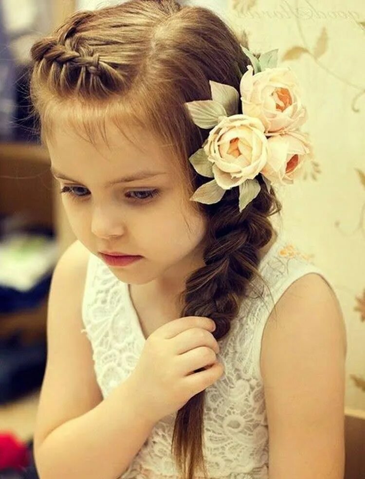 Прическа для девочки на праздник 29 Best Wedding Flower Hairstyles 2019 #flowerhairstyles #flowerhairstylesbraids