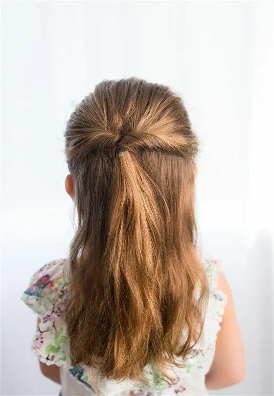 Прическа для девочки повседневная на длинные 5 easy back-to school hairstyles for girls Girls hairstyles easy, Cute girls hai