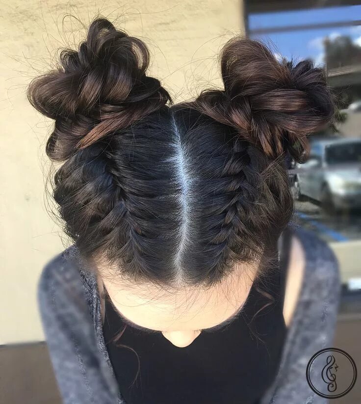 Прическа для девочки рогалики Braids and space buns! in 2019 Curly hair styles, Easy hairstyles for long hair,