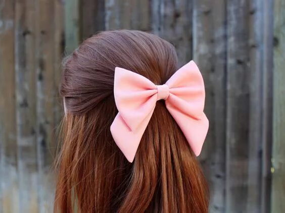 Прическа для девочки с бантом на заколке 60+ Bow On Hairstyle Ideas 56 Pink hair bows, Fabric hair bows, Big hair bows