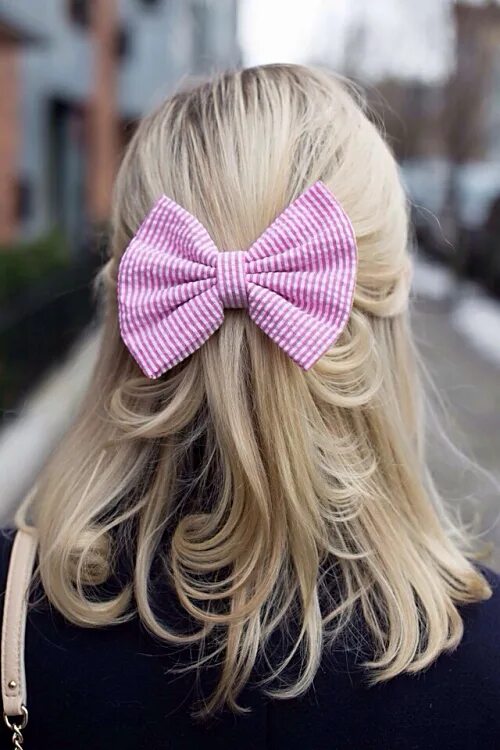 Прическа для девочки с бантом сзади Vodka Pirate Preppy hairstyles, Hair accessories, Hair bows