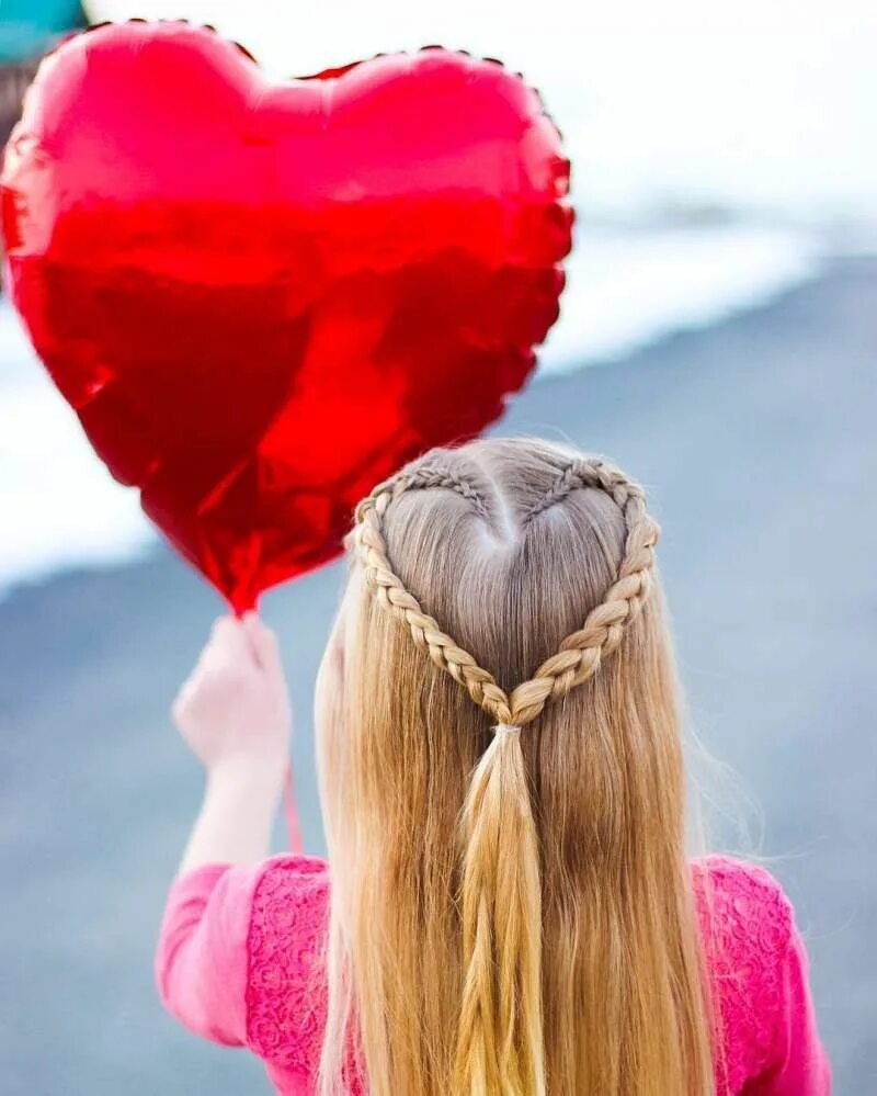 Прическа для девочки сердечко Valentine's Day Hairstyles that are insanely romantic - Hike n Dip Valentine's d