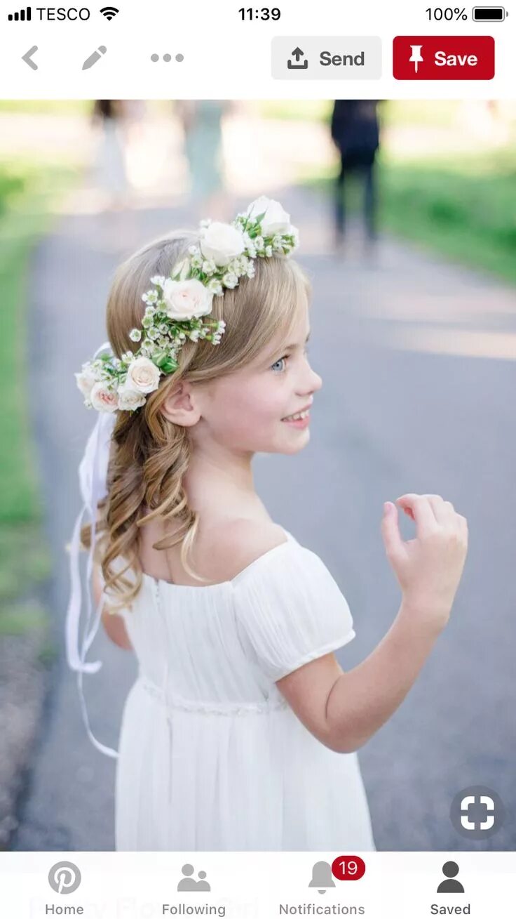 Прическа для девочки веночек Pin by Amie Coombes on Wedding flowers Wedding flower girl, Flower girl hairstyl