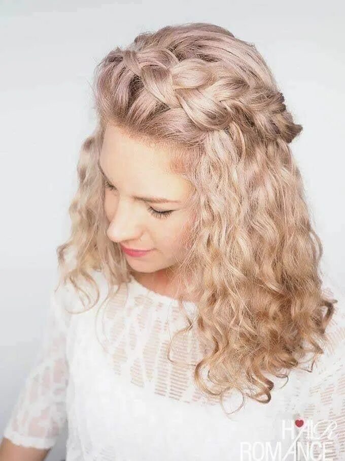 Прическа для девочки вьющиеся волосы Pin by Angie DaRi on Chinos Curly hair braids, Hair romance, Curly hair styles n