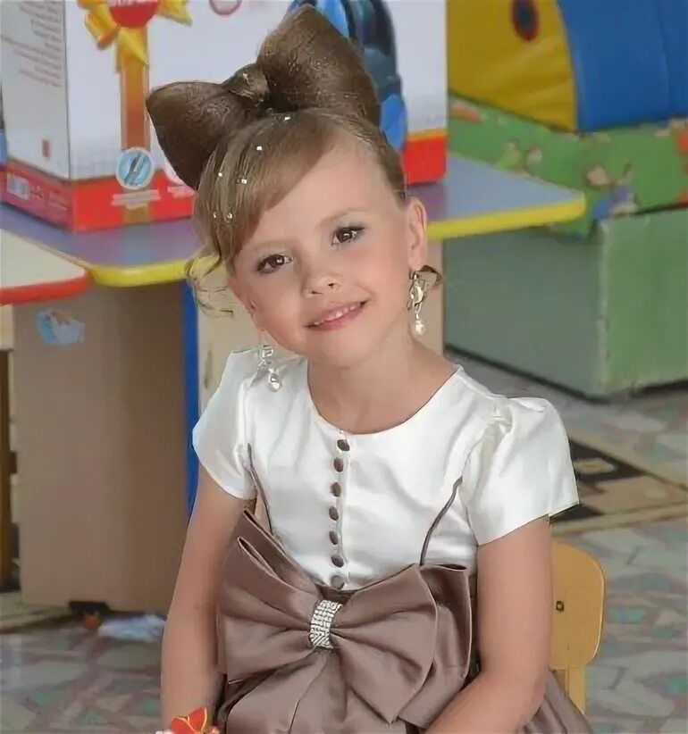 Прическа для фотосессии для девочки в садике 24) Одноклассники Kids hairstyles, Little girl hairstyles, Hair styles