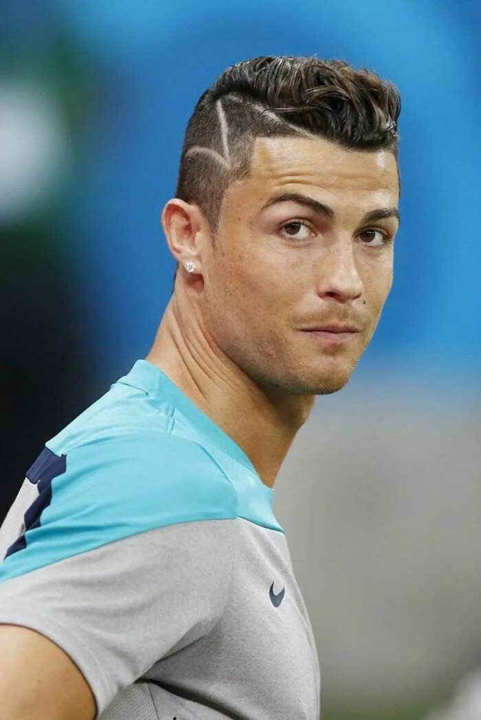 Прическа для футболиста 9 лет 15 Popular Ronaldo Hairstyles To have a Look Right Now! Soccer player hairstyles