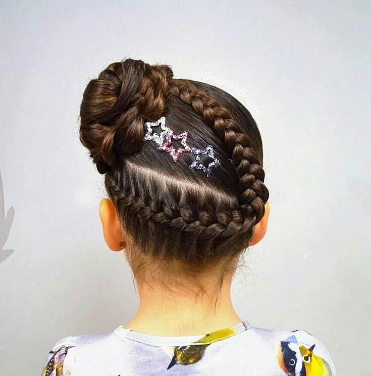 Прическа для гимнастики для девочек Pin by Lara Heywood on hair Gymnastics hair, Side bun hairstyles, Hair styles