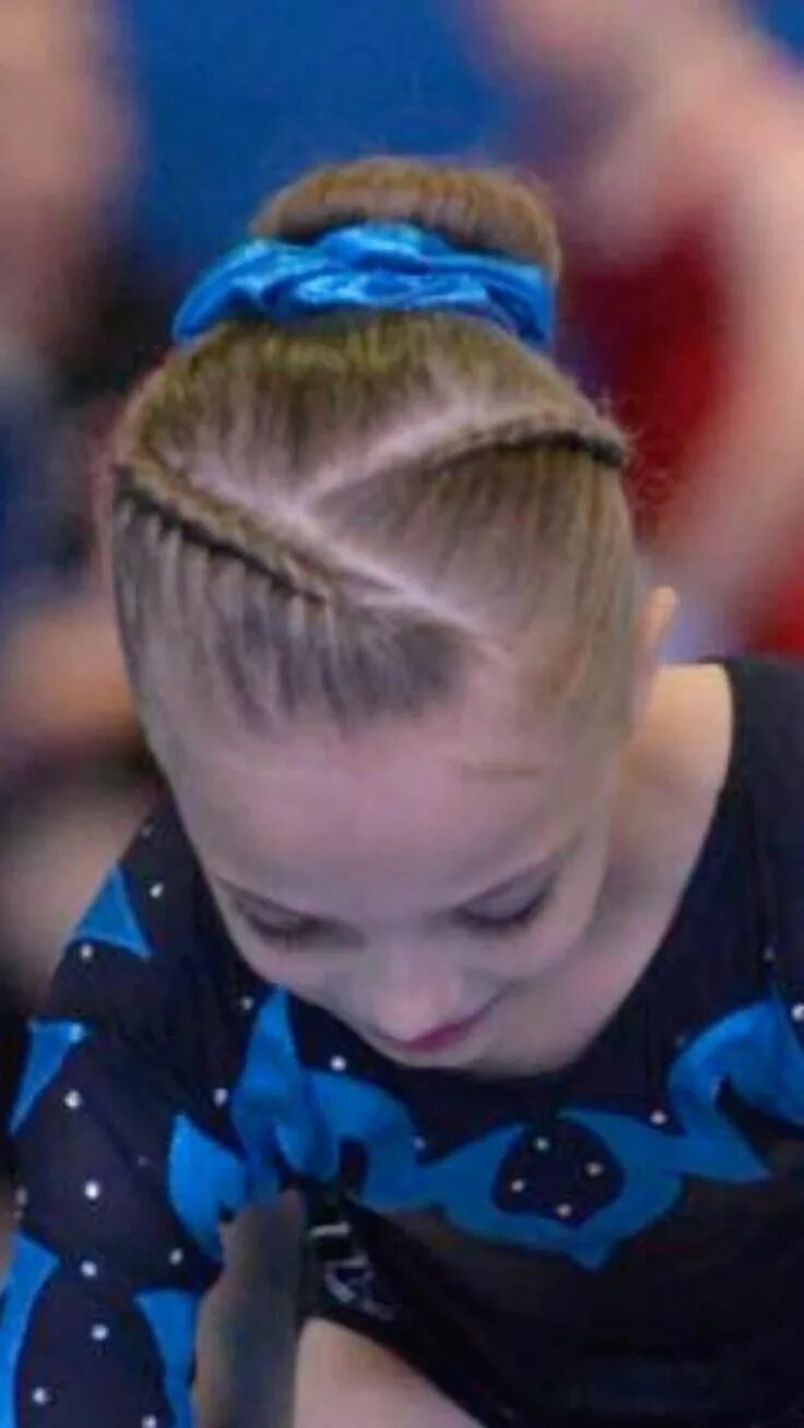 Прическа для гимнастики для девочек Gimnasia in 2022 Gymnastics hair, Gymnastics meet hair, Competition hair