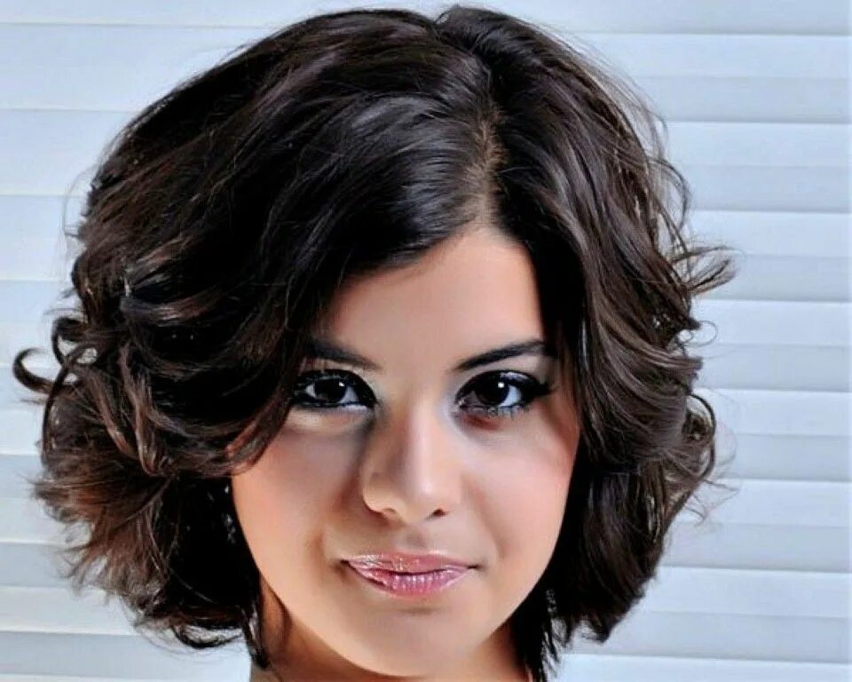 Прическа для густых волос женские hairstyle for thick and frizzy hair - Google Search Frisuren, Kurzhaarfrisuren, 