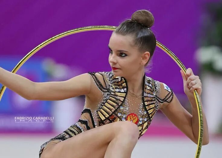 Прическа для художественной гимнастики на короткие волосы Pin op Rhythmic