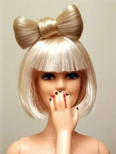 Прическа для куклы с короткими волосами Lady Gaga Barbie dolls by Lu Wei Kang Barbie dolls, Barbie hairstyle, Barbie hai