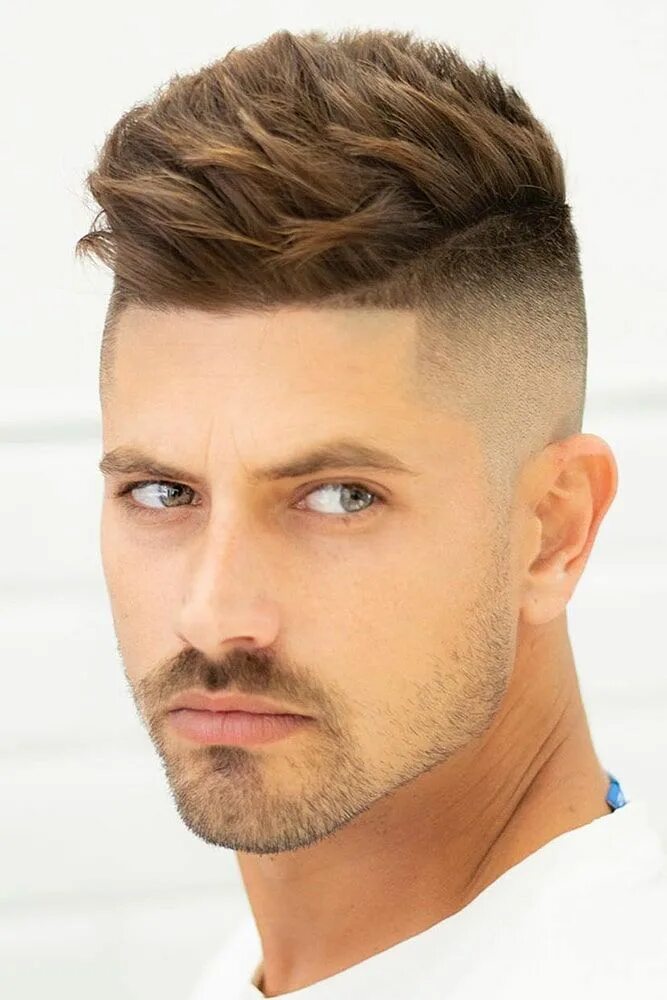 Прическа для лета мужская мужские стрижки кок Mens haircuts fade, Mens hairstyles fade, Fade haircut