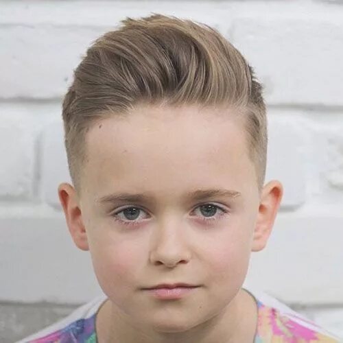 Прическа для мальчика 11 Textured Quiff Trendy and Cute Boys Hairstyles for 2018 USA Best Advi. Cortes de