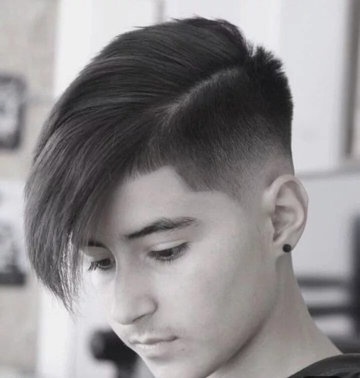 Прическа для мальчика с длинной челкой Side men hairstyle Boy haircuts long, Long hair cuts, Boy hairstyles