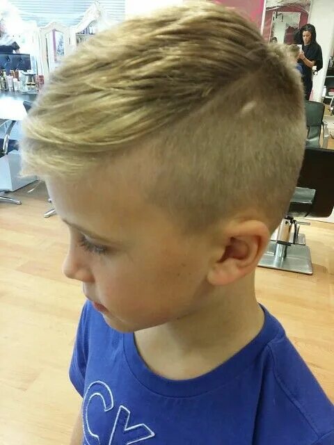 Прическа для мальчика с длинной макушкой Tramline Kids hair cuts, Boys haircuts, Little boy hairstyles