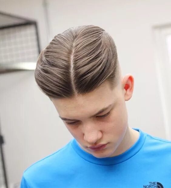 Прическа для мальчиков 14 лет длинная Middle part haircut High fade haircut, Curtain haircut, Fade haircut