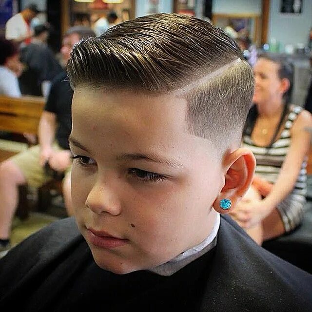 Прическа для мальчиков 20 лет slick haircut with a quiff Kids hair cuts, Boy hairstyles, Baby hairstyles