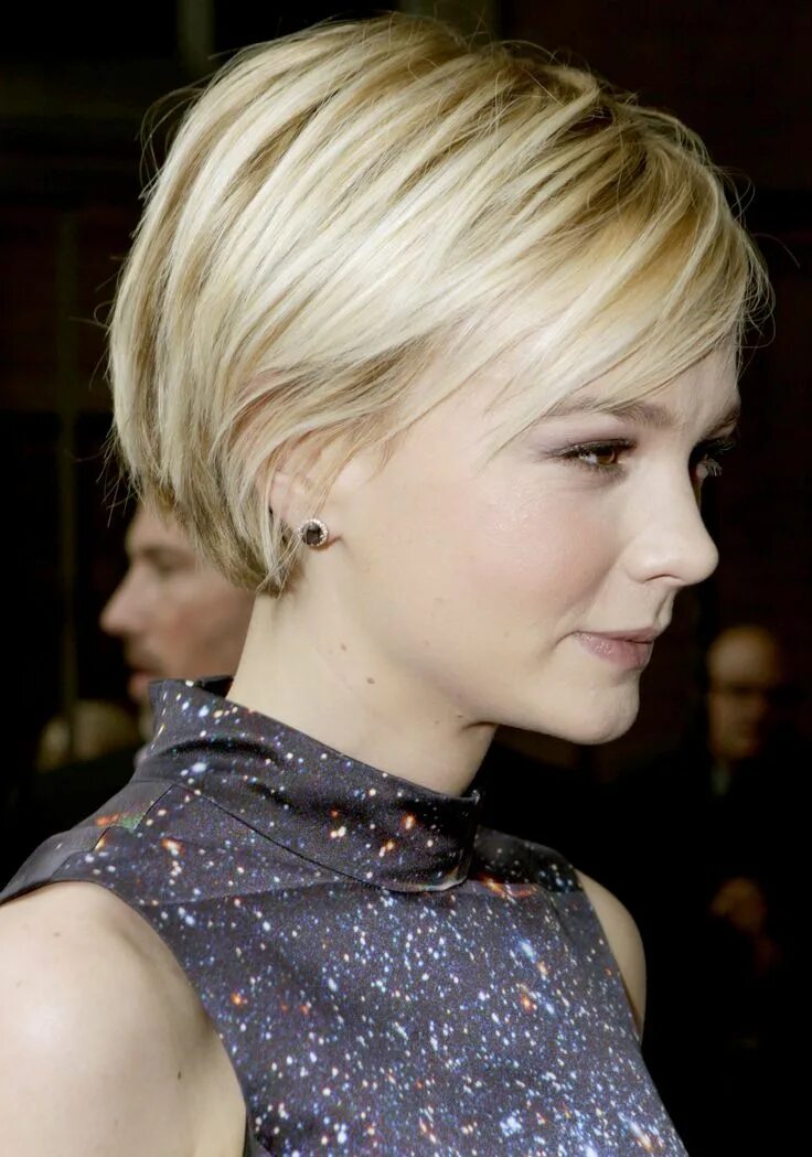 Прическа для отращивания волос для женщин 20 Times Celebs Went Platinum Blonde Short hair styles, Short hair cuts, Beautif