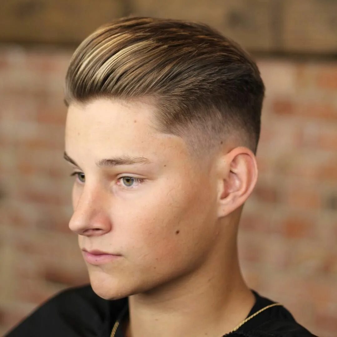 Прическа для парня 14 лет модная 15+ Teen Boy Haircuts: 2024 Trends + Styles Hairstyles for teenage guys, Teen bo