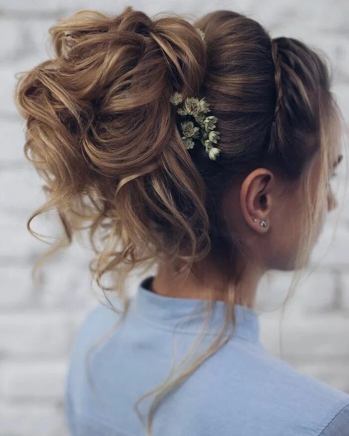 Прическа для подружки на средние волосы Wedding Hair Updos wedding hair Messy wedding hair, Wedding bun hairstyles, Best