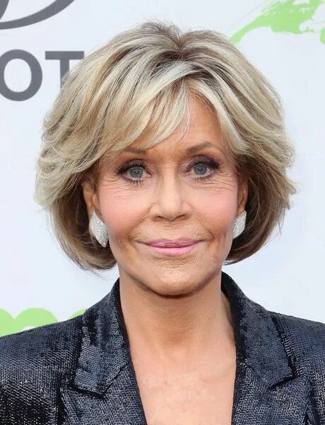 Прическа для шестидесятилетней женщины Jane Fonda Bob Jane fonda hairstyles, Short bob hairstyles, Layered bob hairstyl