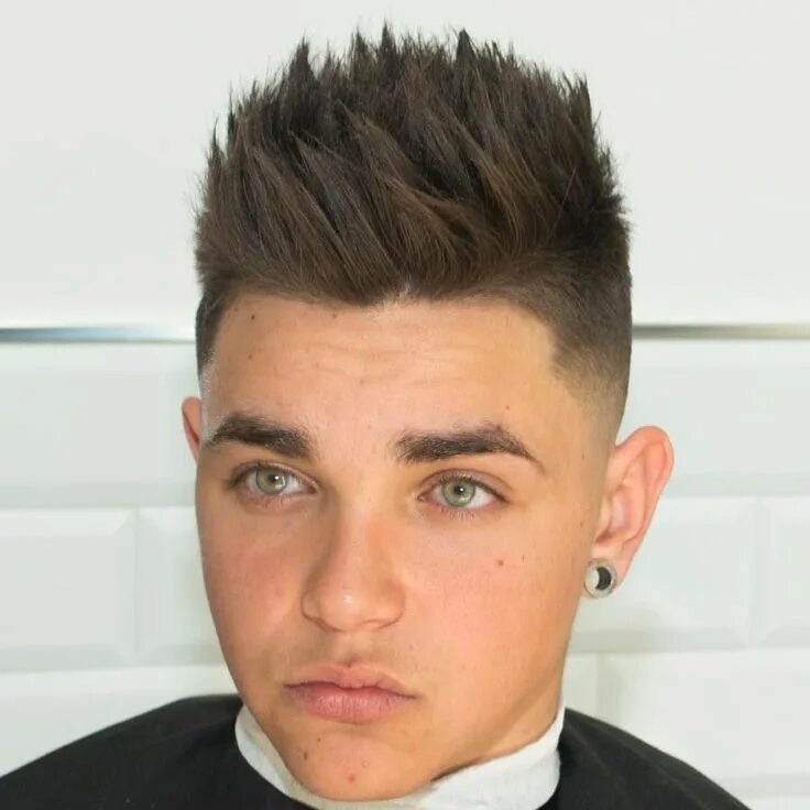 Прическа для торчащих волос 17 Spiky Hair Ideas That Are Super Cool For 2024 Haircuts for men, Short spiky h