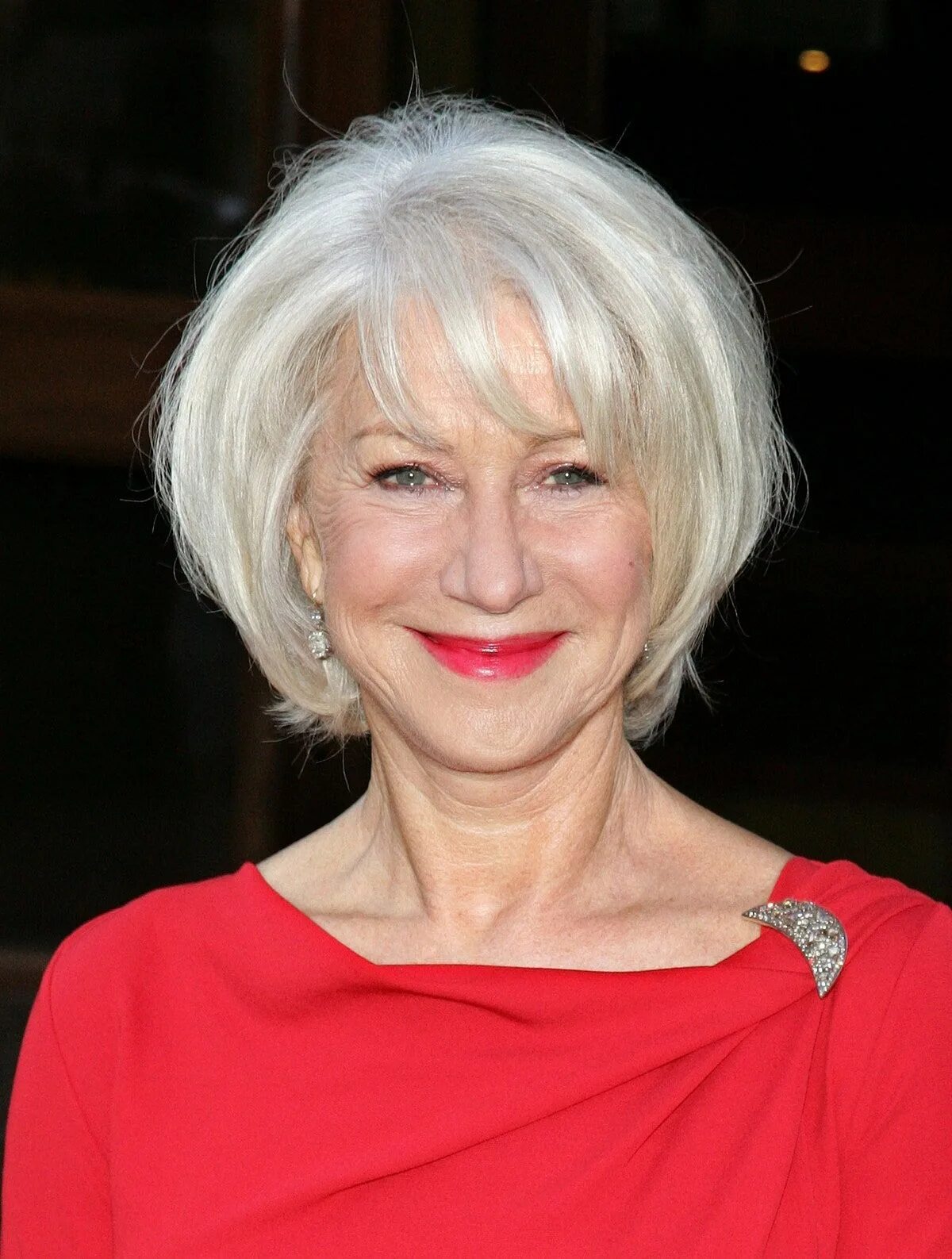 Прическа для женщины 60 лет на средние Helen Mirren’s Best Beauty Looks of All Time Older women hairstyles, Short hair 